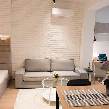 Top Center Designer Studio Apartment صوفيا المظهر الخارجي الصورة