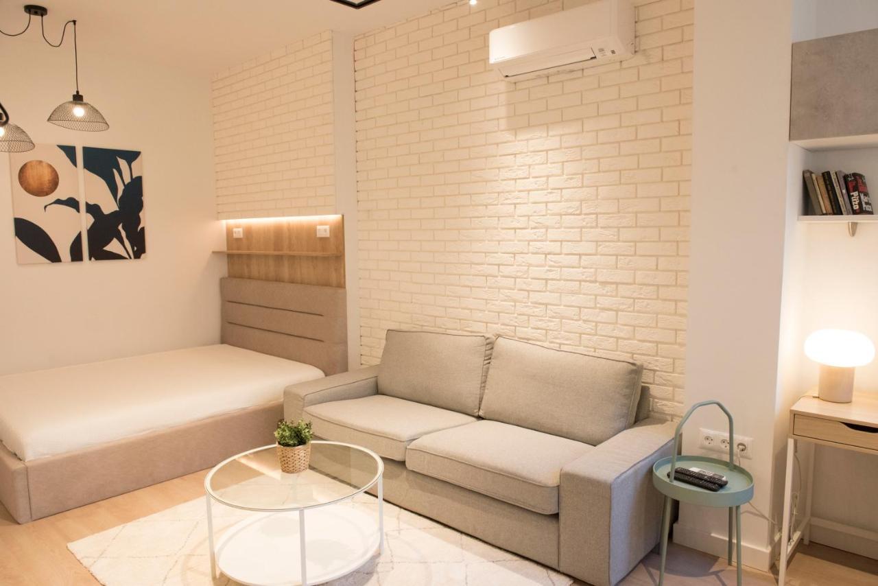 Top Center Designer Studio Apartment صوفيا المظهر الخارجي الصورة