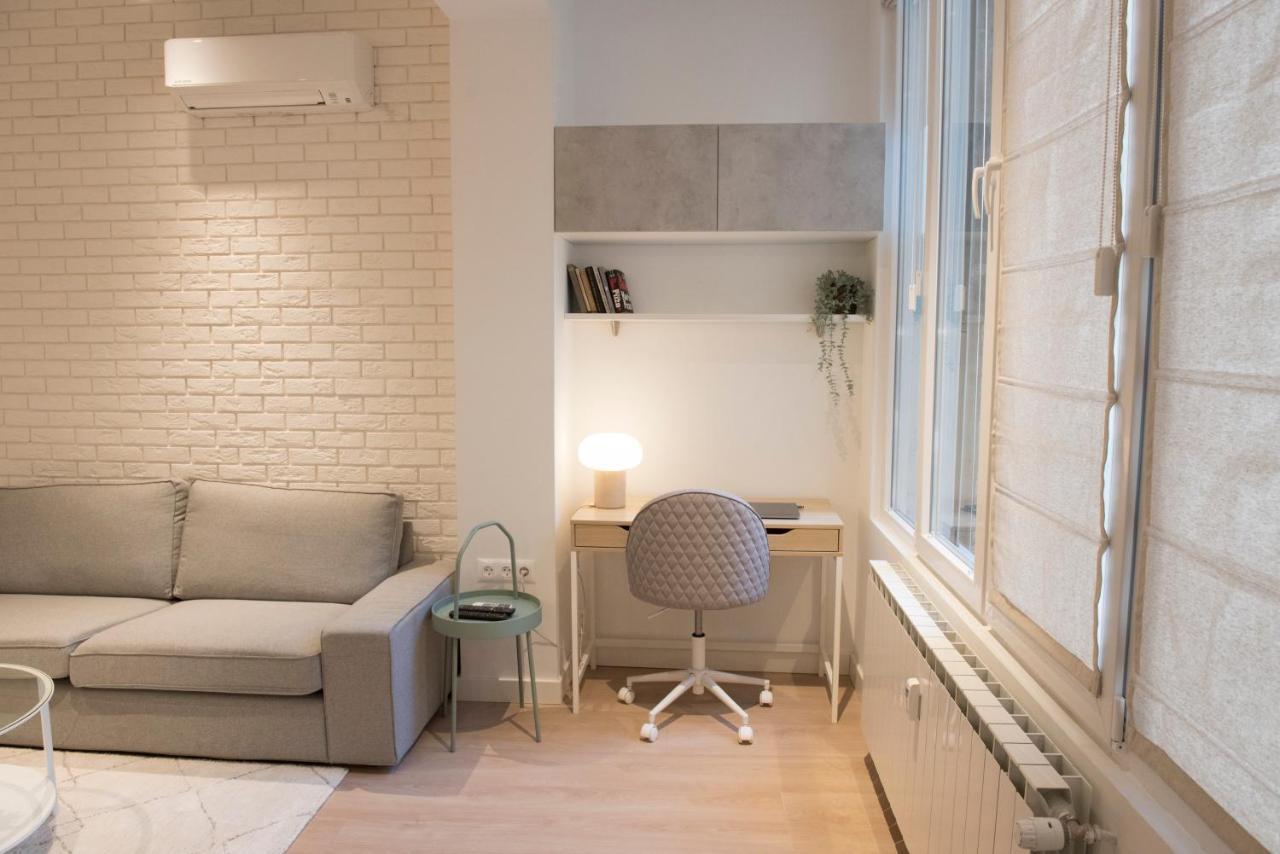 Top Center Designer Studio Apartment صوفيا المظهر الخارجي الصورة