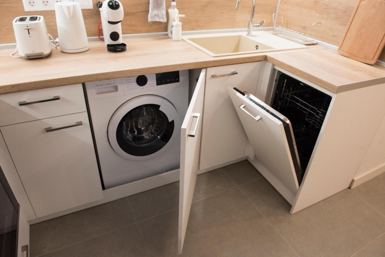 Top Center Designer Studio Apartment صوفيا المظهر الخارجي الصورة